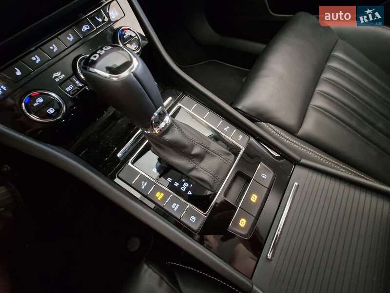 Универсал Skoda Superb 2020 в Вараше