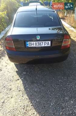 Ліфтбек Skoda Superb 2006 в Сараті