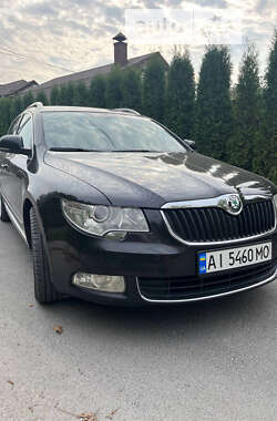 Універсал Skoda Superb 2010 в Звягелі