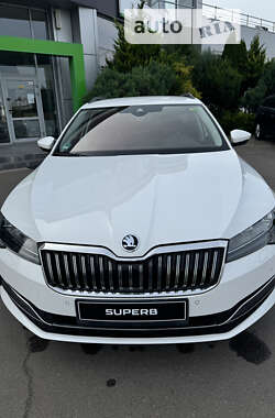 Универсал Skoda Superb 2021 в 