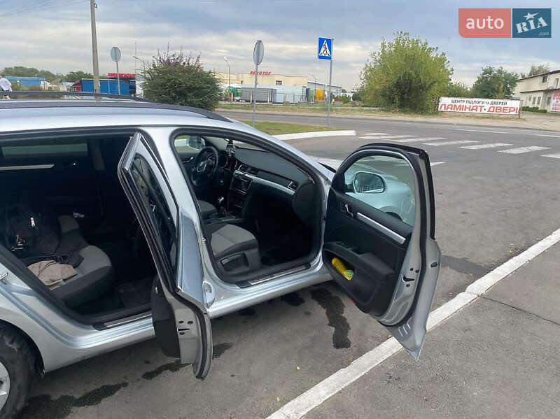 Универсал Skoda Superb 2012 в Киеве