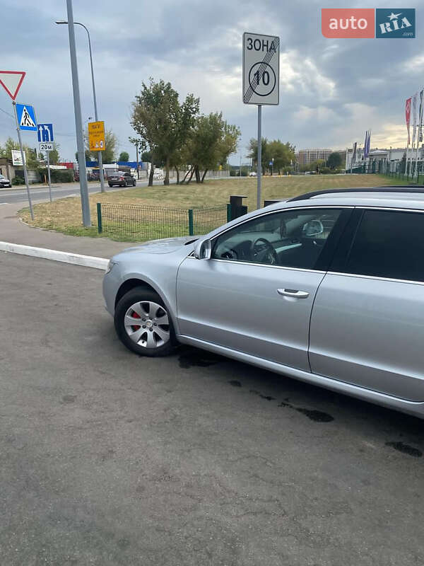 Универсал Skoda Superb 2012 в Киеве