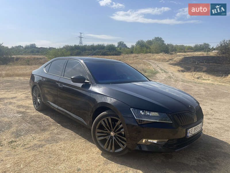 Ліфтбек Skoda Superb 2015 в Дніпрі