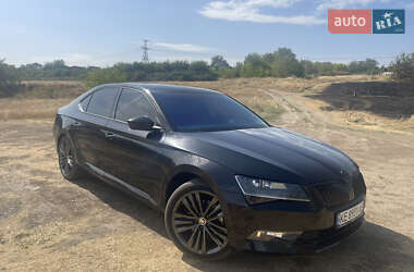 Лифтбек Skoda Superb 2015 в 