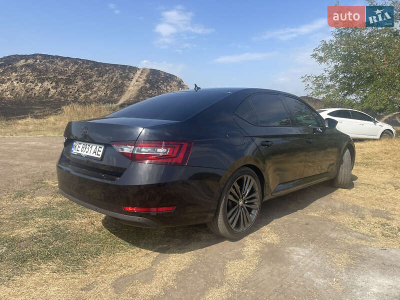 Ліфтбек Skoda Superb 2015 в Дніпрі