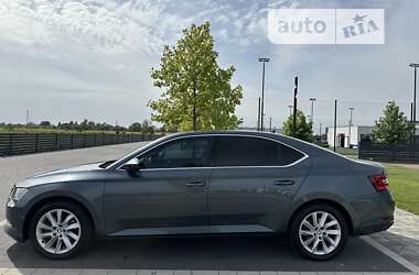 Лифтбек Skoda Superb 2016 в Мукачево