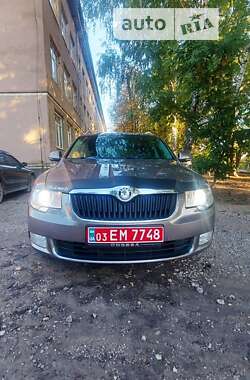 Універсал Skoda Superb 2012 в Білгороді-Дністровському