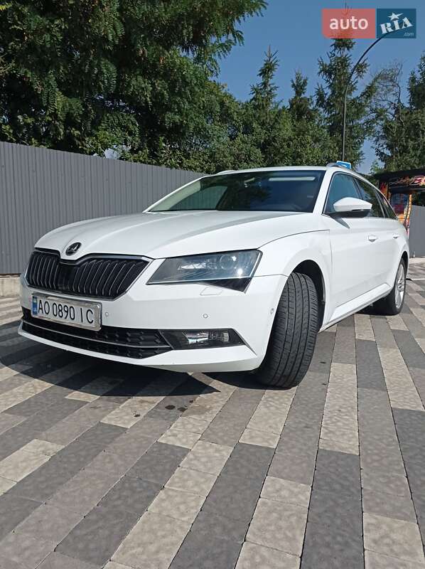 Универсал Skoda Superb 2016 в Ужгороде