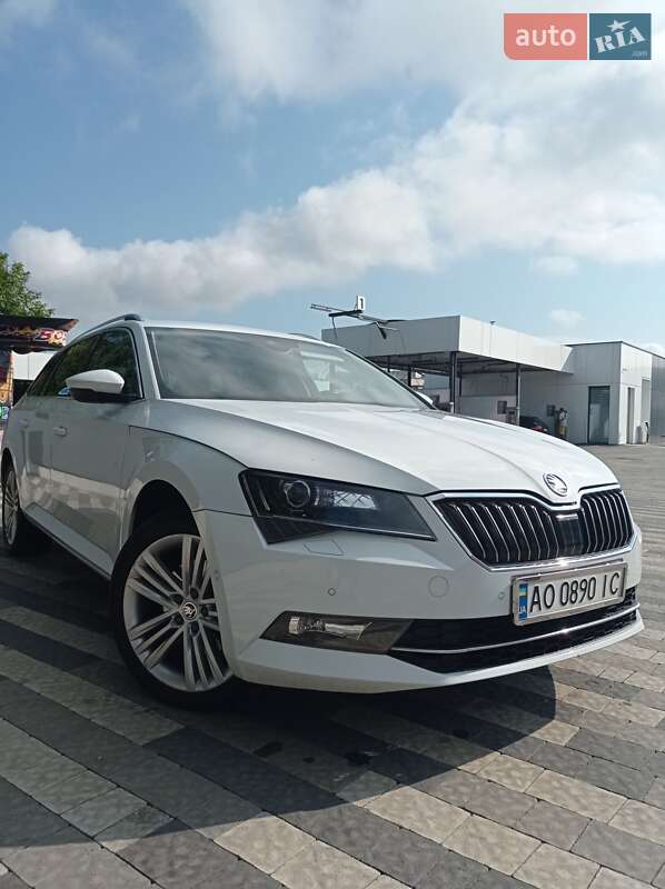 Универсал Skoda Superb 2016 в Ужгороде