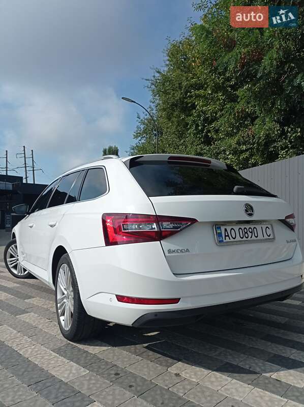 Универсал Skoda Superb 2016 в Ужгороде