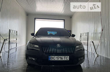 Лифтбек Skoda Superb 2015 в 