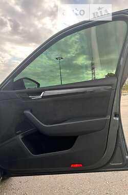 Универсал Skoda Superb 2018 в 