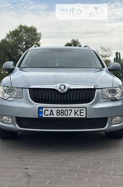 Універсал Skoda Superb 2011 в Каневі