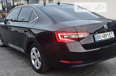 Лифтбек Skoda Superb 2018 в 