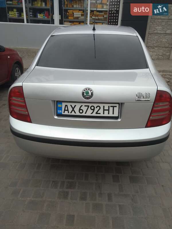 Лифтбек Skoda Superb 2006 в Краснограде