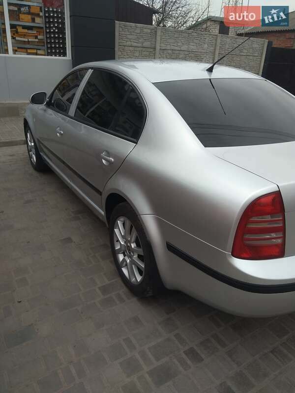 Лифтбек Skoda Superb 2006 в Краснограде