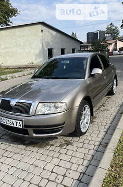 Лифтбек Skoda Superb 2007 в Львове