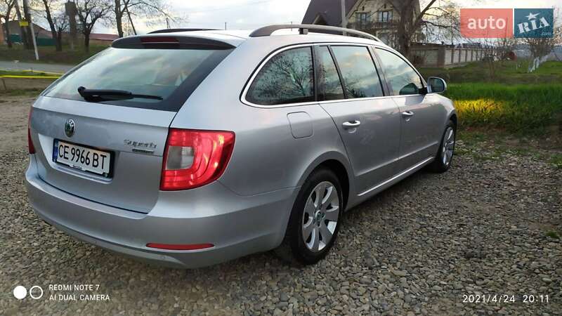 Універсал Skoda Superb 2011 в Чернівцях