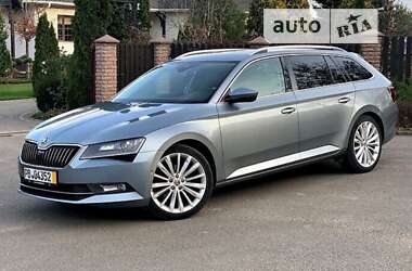 Универсал Skoda Superb 2015 в Киеве