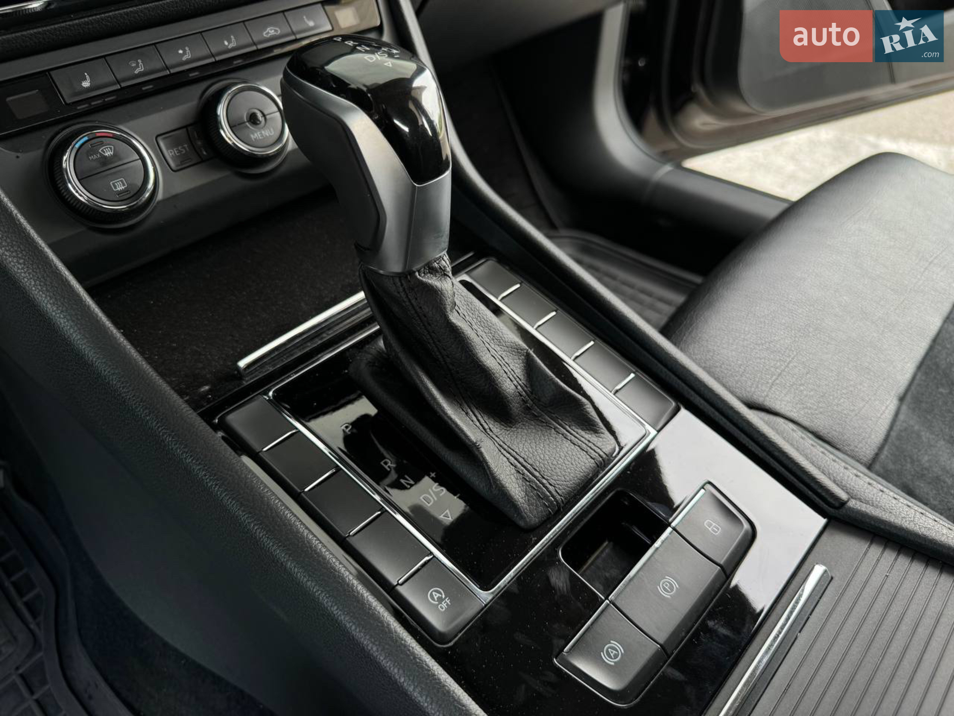 2017 Skoda Superb - мініатюра 10
