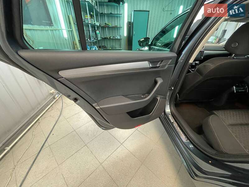 Универсал Skoda Superb 2018 в Тернополе