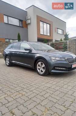 Универсал Skoda Superb 2020 в Стрые