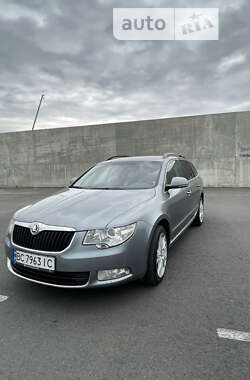 Универсал Skoda Superb 2011 в Львове