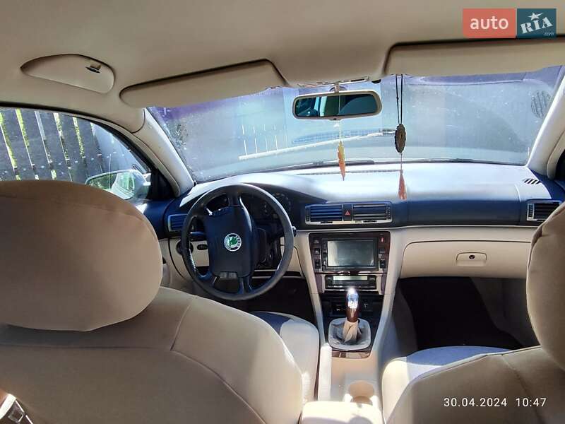 Лифтбек Skoda Superb 2004 в Сваляве