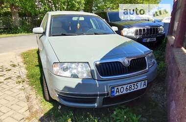 Ліфтбек Skoda Superb 2004 в Сваляві