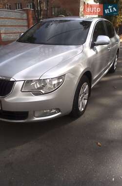 Лифтбек Skoda Superb 2011 в 