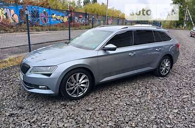 Универсал Skoda Superb 2015 в Луцке