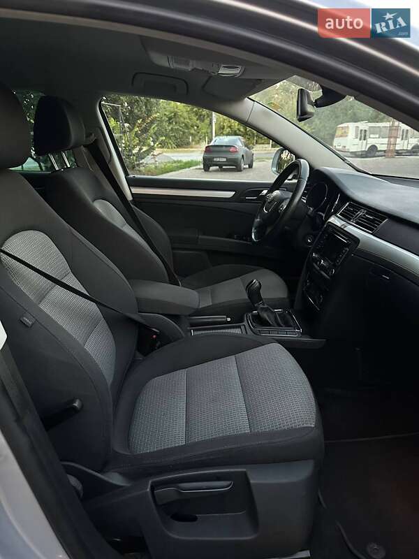 Универсал Skoda Superb 2012 в Смеле