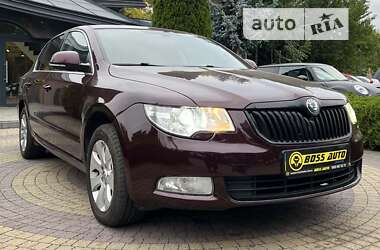 Лифтбек Skoda Superb 2011 в Львове