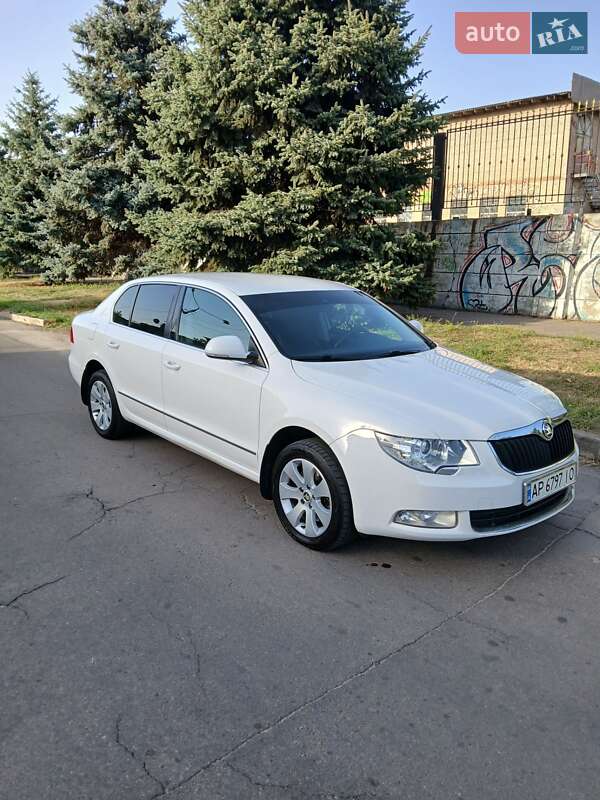 Лифтбек Skoda Superb 2011 в 