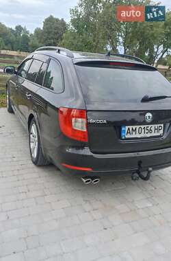 Универсал Skoda Superb 2011 в Звягеле