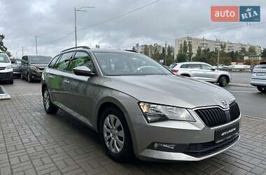 Універсал Skoda Superb 2016 в Києві