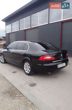 Лифтбек Skoda Superb 2011 в 