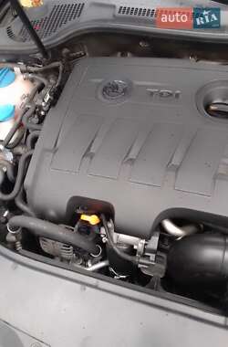 Лифтбек Skoda Superb 2011 в 