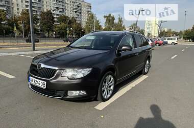 Універсал Skoda Superb 2011 в Харкові