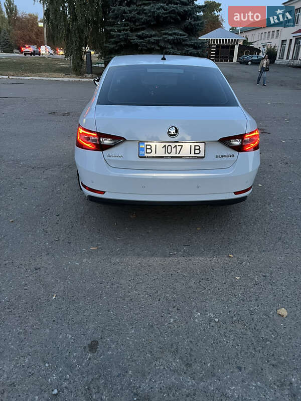 Лифтбек Skoda Superb 2017 в Карловке
