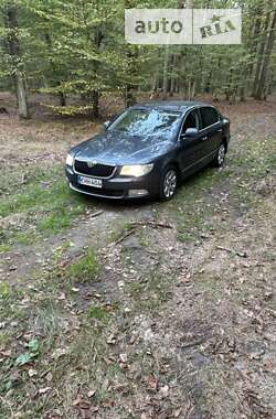 Лифтбек Skoda Superb 2010 в Житомире