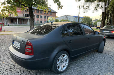 Лифтбек Skoda Superb 2005 в Виноградове