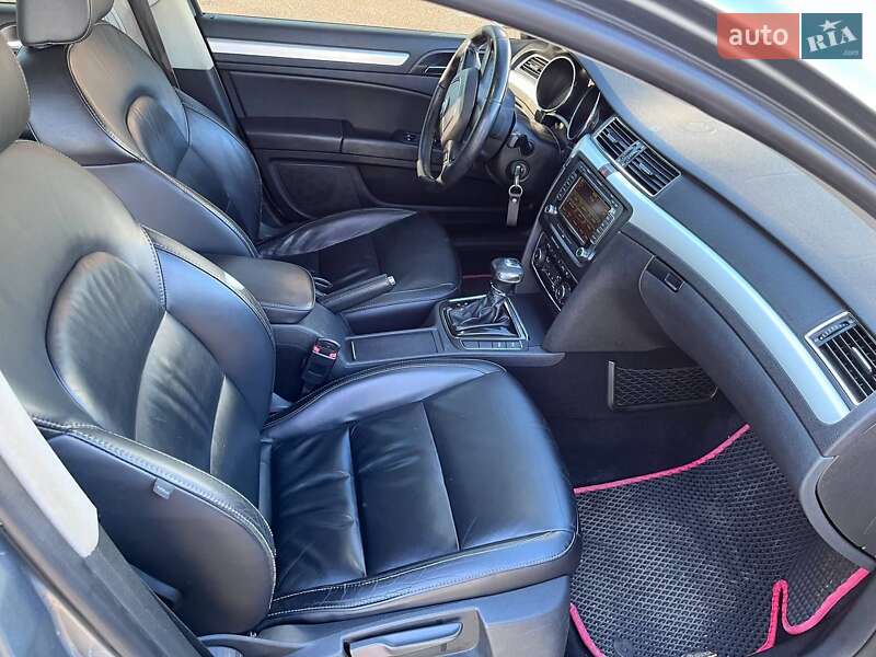 Універсал Skoda Superb 2010 в Черкасах