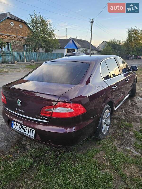 Универсал Skoda Superb 2012 в Радомышле