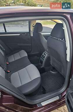Універсал Skoda Superb 2012 в 