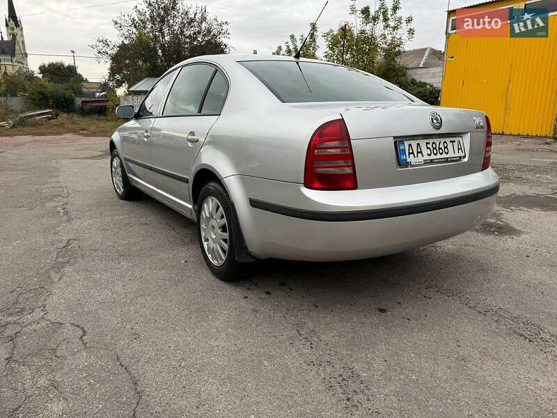 Лифтбек Skoda Superb 2006 в Фастове