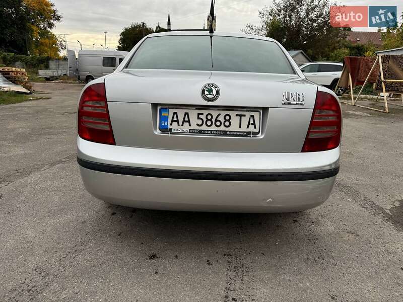 Лифтбек Skoda Superb 2006 в Фастове