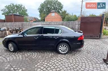 Лифтбек Skoda Superb 2014 в 