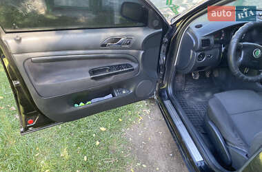 Лифтбек Skoda Superb 2005 в 