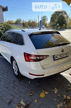 Універсал Skoda Superb 2017 в Луцьку